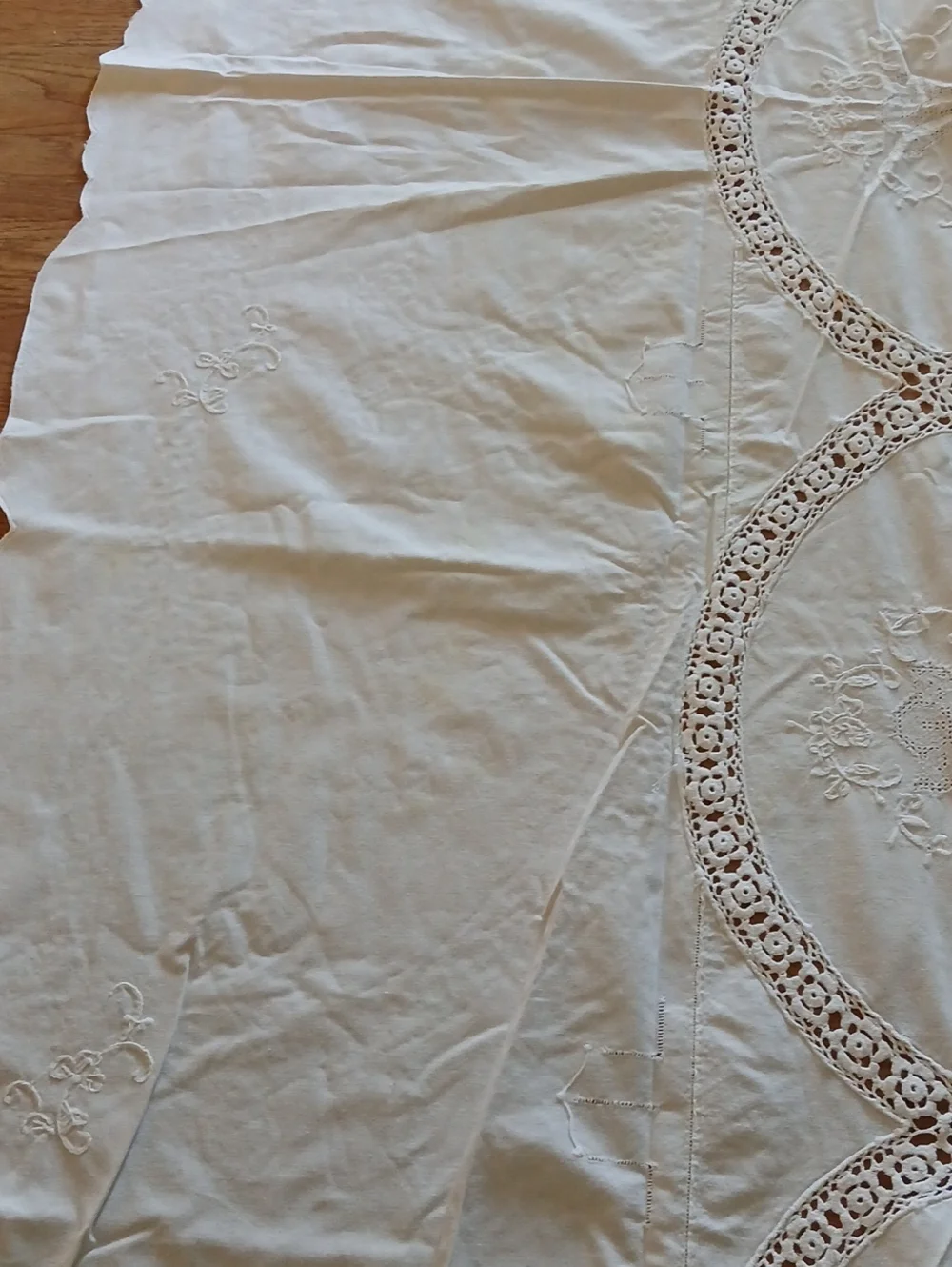 Vintage Handmade Tablecloth Set